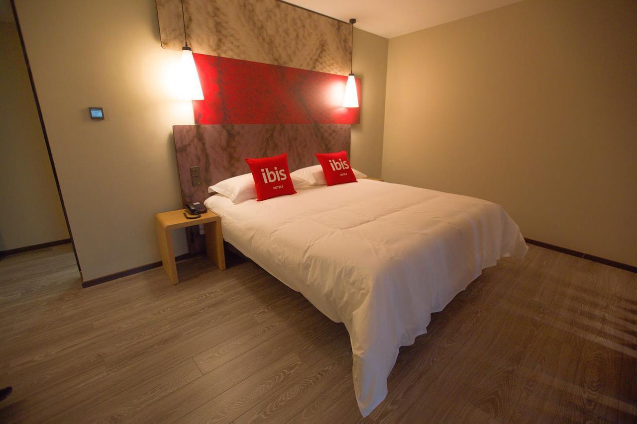 Ibis Chengdu Chunxi Road Shudu Mansion Hotel Exterior photo